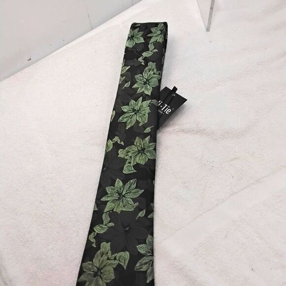 Hi Tie Mens Collection Christmas tie NWT - Picture 1 of 2